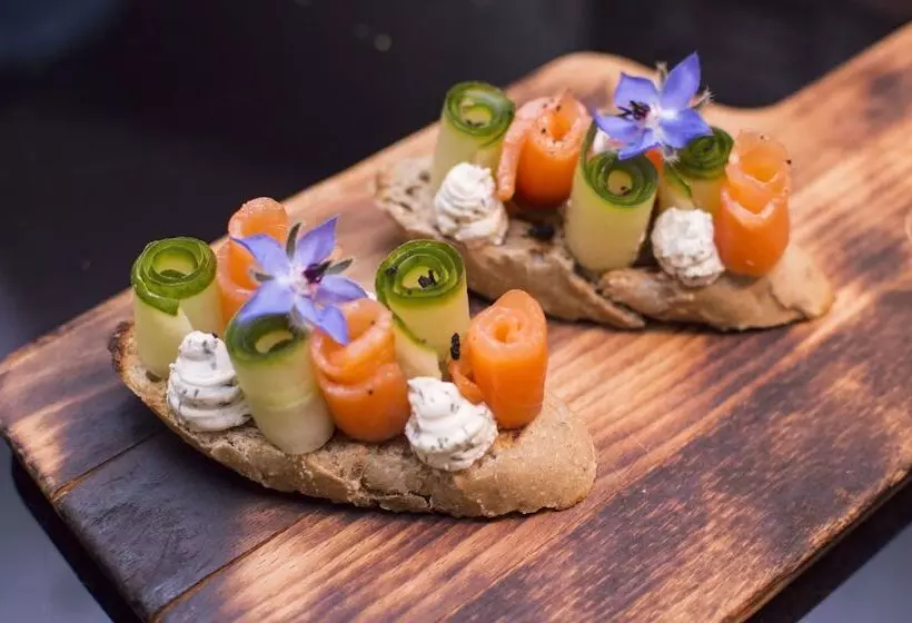 Hotel Courtyard By Marriott St. Petersburg Center