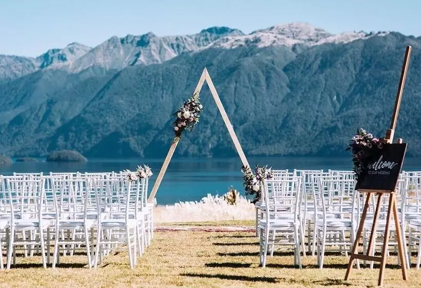 ホテル Fiordland Lodge