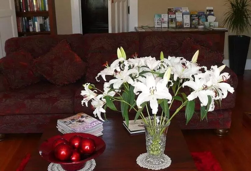 Отель Kershaw House Boutique Accommodation