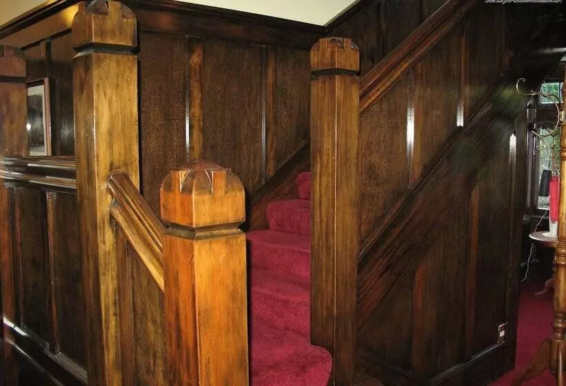 Отель Kershaw House Boutique Accommodation