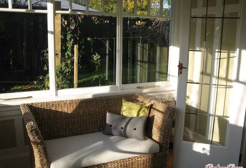 Отель Kershaw House Boutique Accommodation