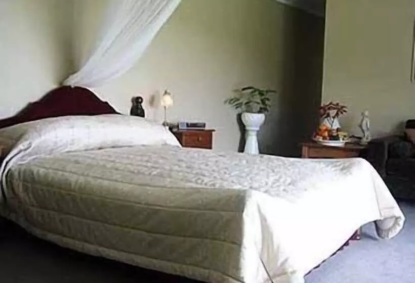 בית מלון כפרי Misty Peaks Guesthouse