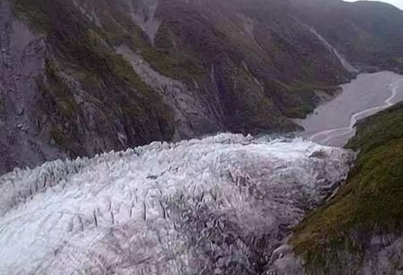 בית מלון כפרי Misty Peaks Guesthouse