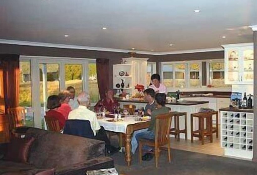 בית מלון כפרי Misty Peaks Guesthouse