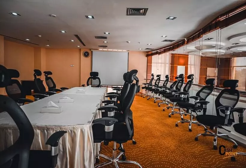 Hotel Ramada By Wyndham Al Khobar