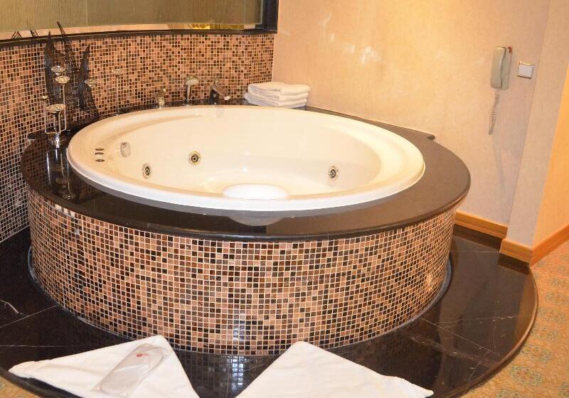 Hotel Ramada By Wyndham Al Khobar