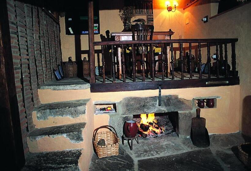 교외 호텔 Posada La Trebede