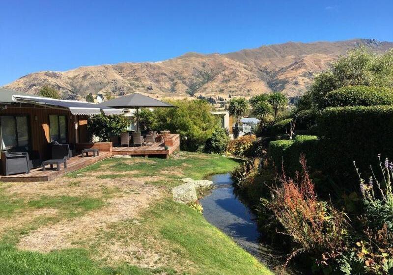 فندق Wanaka Springs Lodge