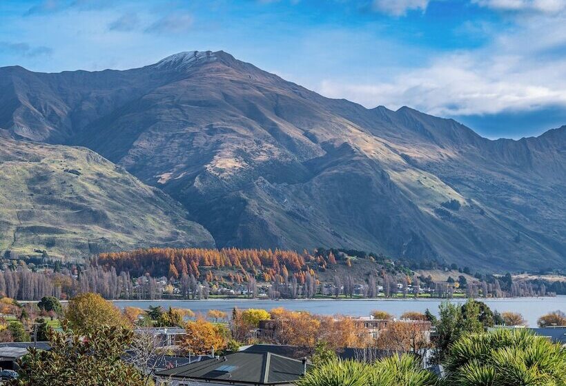 فندق Wanaka Springs Lodge