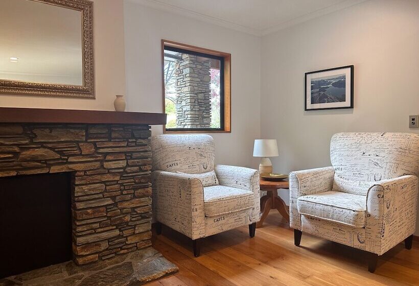 فندق Wanaka Springs Lodge