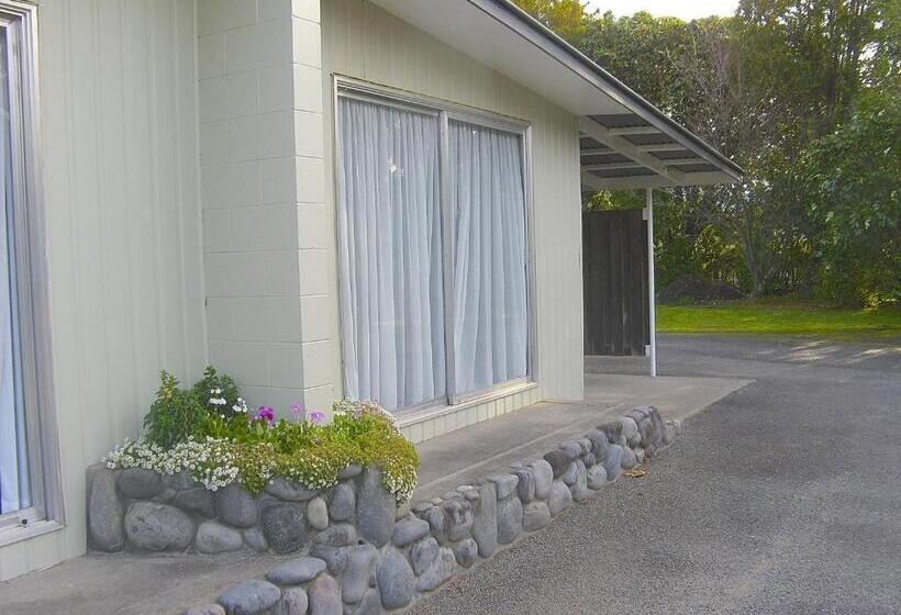 Tongariro River Motel