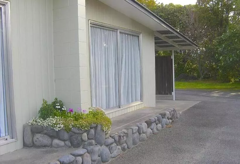 Tongariro River Motel