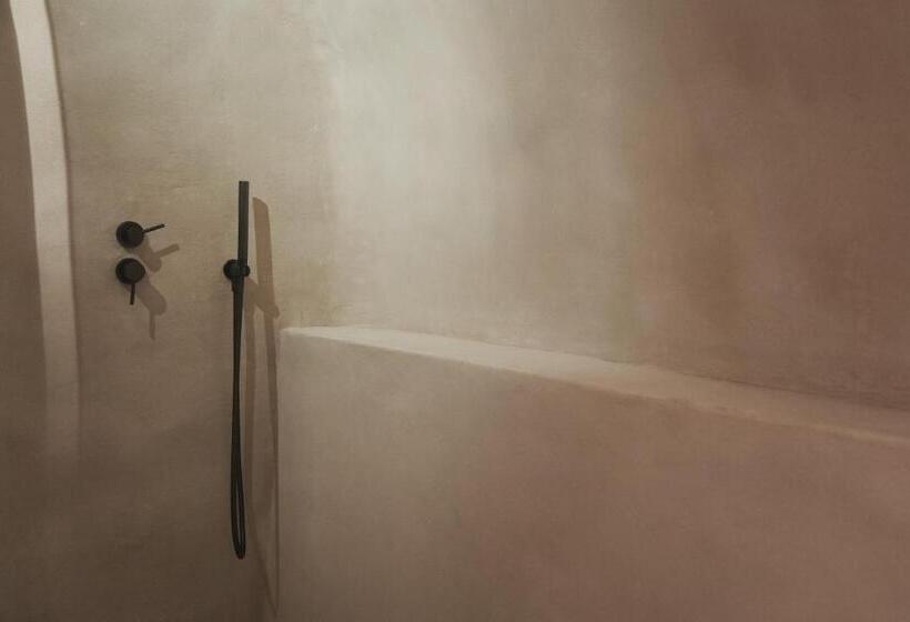 Hotel Divine Cave Experience