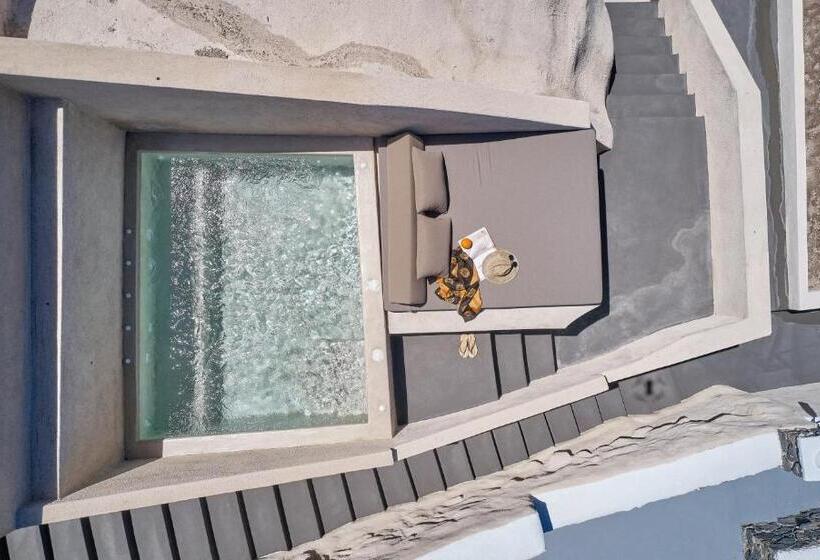 Hotel Divine Cave Experience