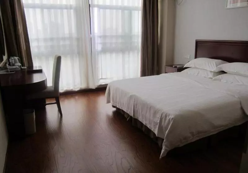 Hotelli Greentree Inn Shandong Jining Weishan Lake National Wetland Park Business