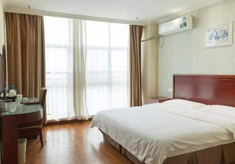 Hotelli Greentree Inn Shandong Jining Weishan Lake National Wetland Park Business