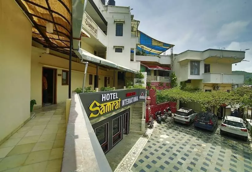 Hôtel Samrat International
