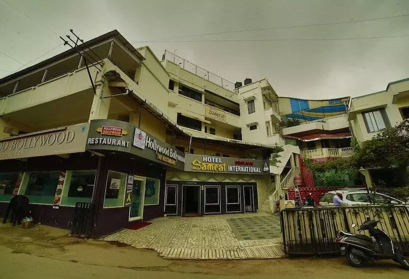 Hôtel Samrat International