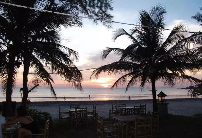 استراحتگاه Phayam Friends