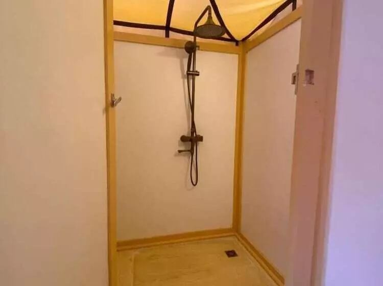 Hotelli Itran Royal Camp