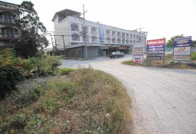 ホテル Oyo 496 Chok Phikul Thong Resort