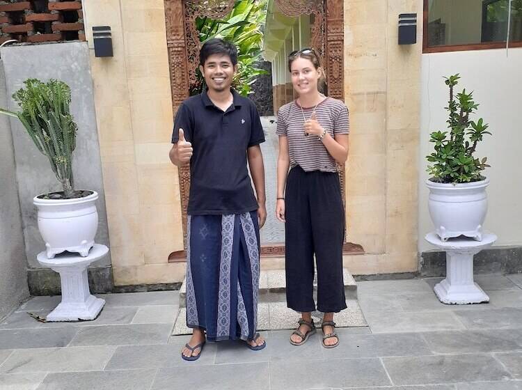 بنسيون Zamzam Anjani Villa