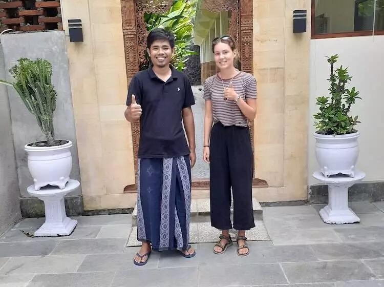 ペンション Zamzam Anjani Villa