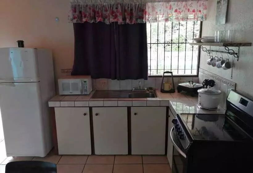 Hotelli Cahuita Lodge