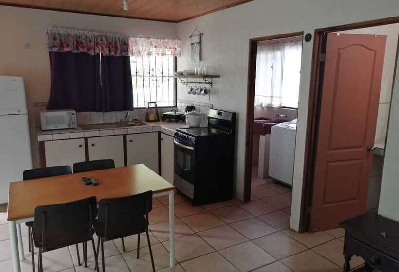 هتل Cahuita Lodge