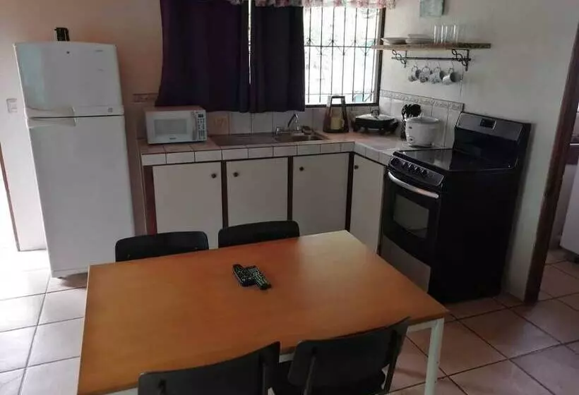 Hotelli Cahuita Lodge