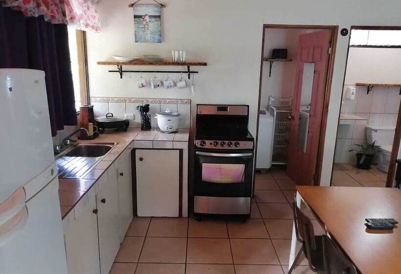 هتل Cahuita Lodge