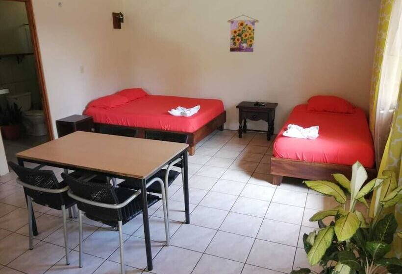 هتل Cahuita Lodge