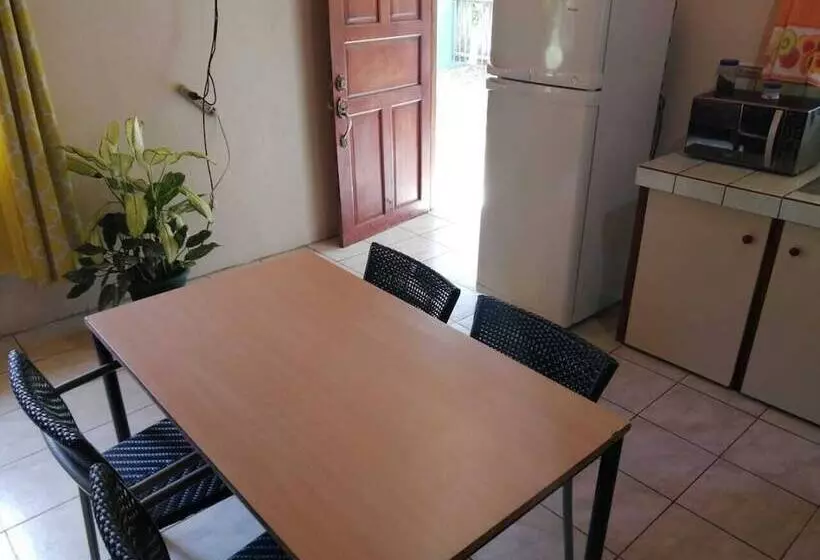 Hotelli Cahuita Lodge