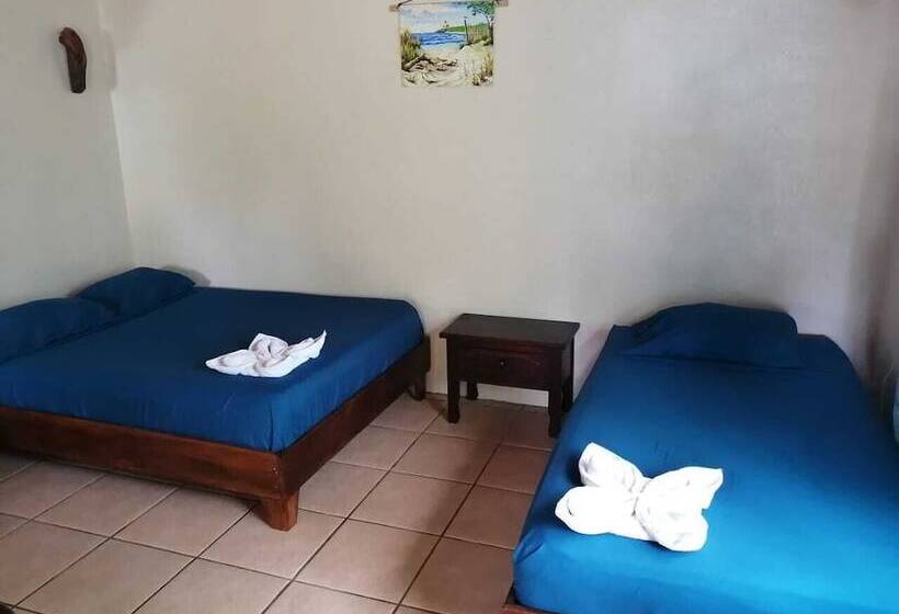 هتل Cahuita Lodge