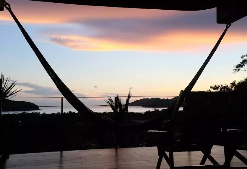 هتل Casa Arcoiris Zihuatanejo