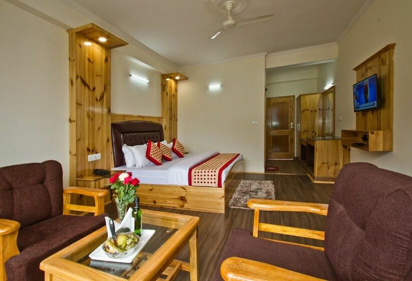 Отель Manali Green