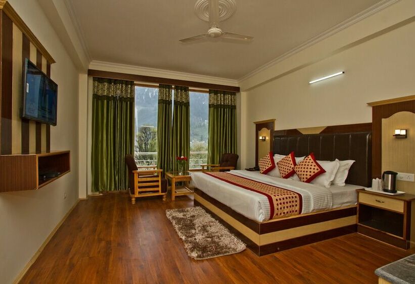 Отель Manali Green