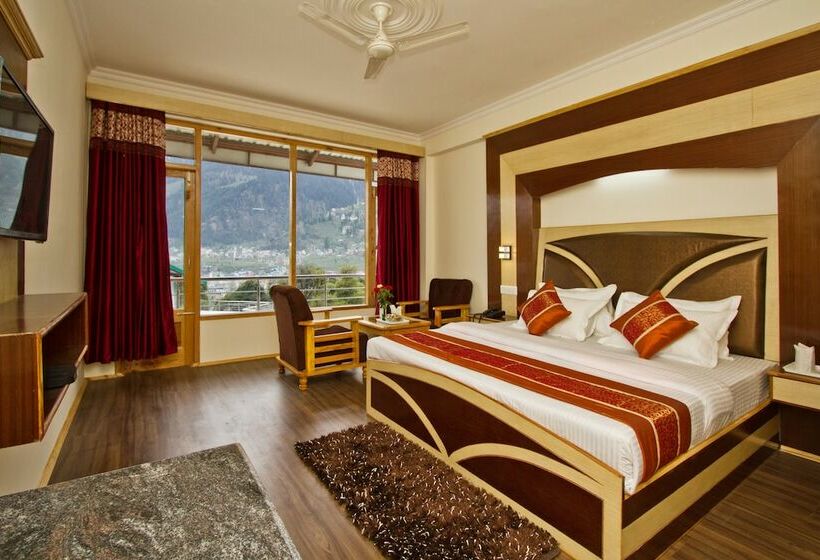 Отель Manali Green