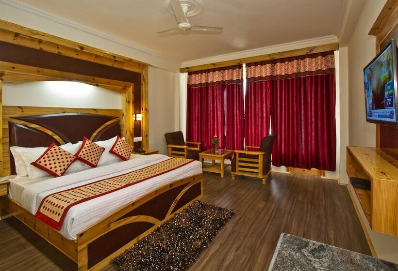 Отель Manali Green