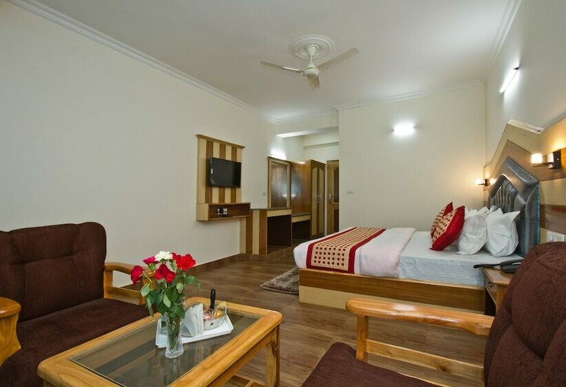 Отель Manali Green