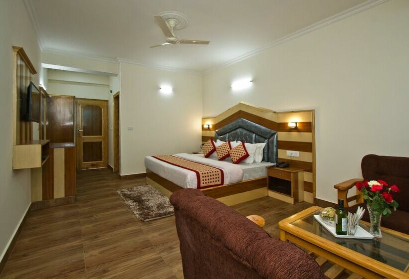 Отель Manali Green