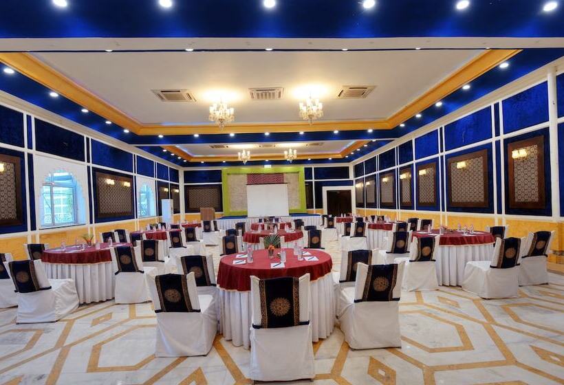 فندق Treehouse Amaara  Pure Vegetarian Resort