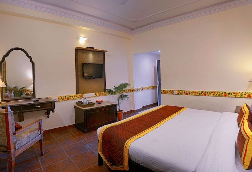 فندق Treehouse Amaara  Pure Vegetarian Resort