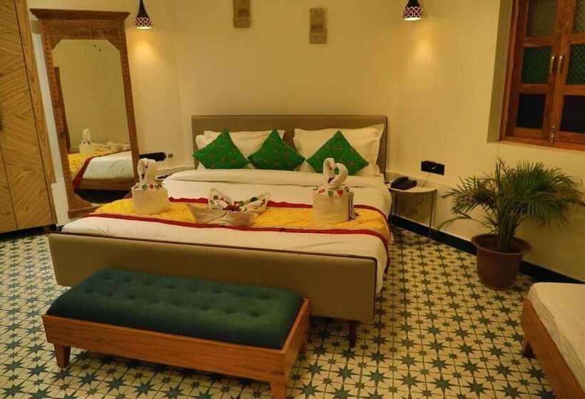 فندق Treehouse Amaara  Pure Vegetarian Resort