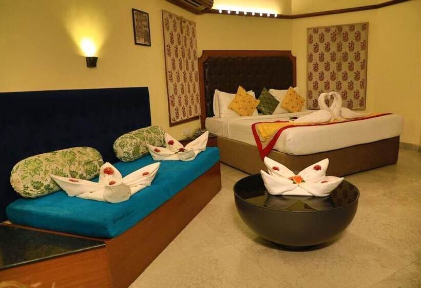 فندق Treehouse Amaara  Pure Vegetarian Resort