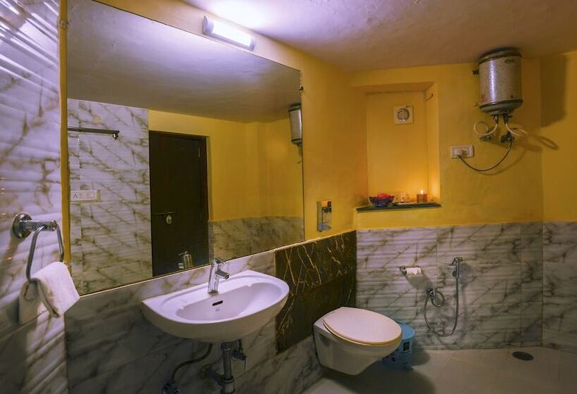 فندق Treehouse Amaara  Pure Vegetarian Resort