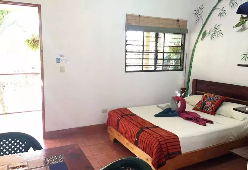 هتل Tropical Sands Dominical Eco Inn