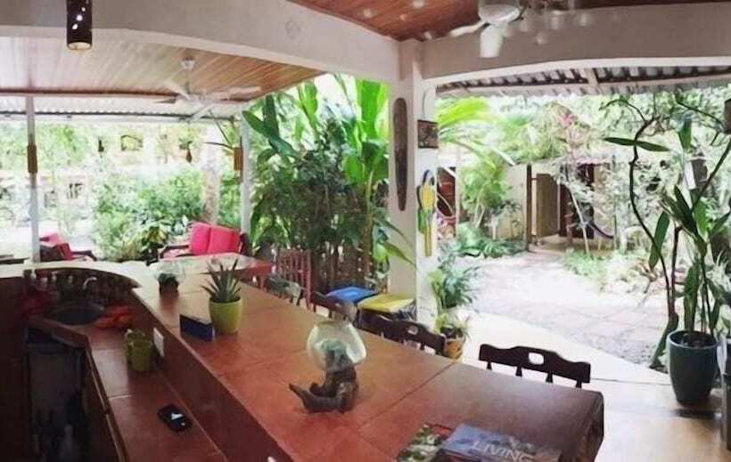 هتل Tropical Sands Dominical Eco Inn