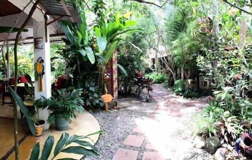 هتل Tropical Sands Dominical Eco Inn