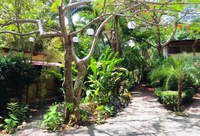هتل Tropical Sands Dominical Eco Inn